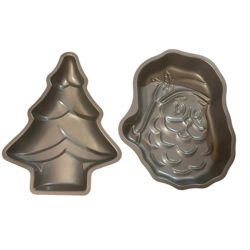 Bakers Secret Non -Stick Silver Christmas Tree and Santa Cake Pans Like New
